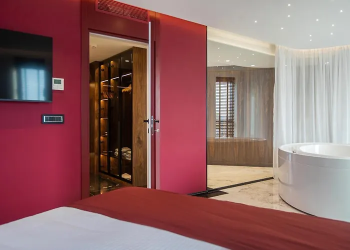 Elisa Tirana, Affiliated By Melia Hotel 4*