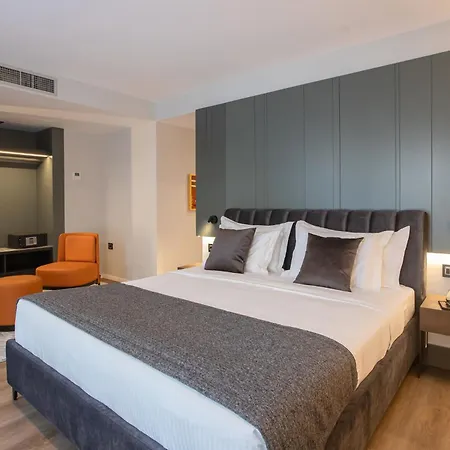 Elisa Tirana, Affiliated By Melia 4*