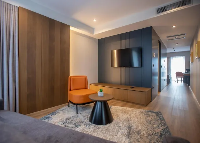 Elisa Tirana, Affiliated By Meliá Tirana