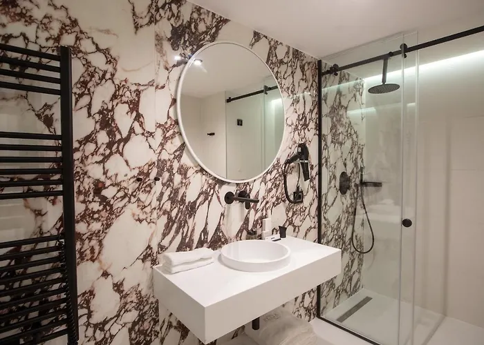 Hotel Elisa Tirana, Affiliated By Meliá 4*