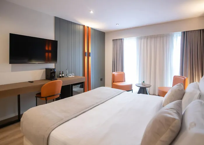 Отель Elisa Affiliated By Melia Тирана